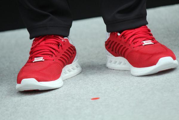 アシックス、リオ五輪の日本選手団公式ウエアを発表。胸に桜満開！