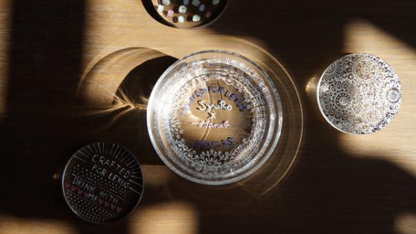 “超高精細なネイルアートで描くアクリルコースター”を制作！女性限定のワークショップが開催