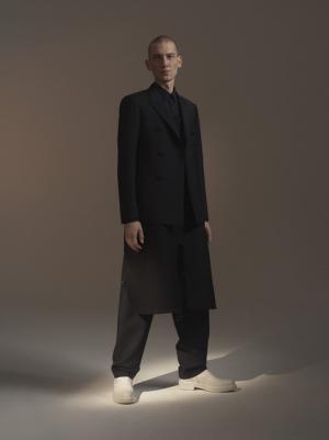 【ルック】バレンシアガの2016-17秋冬メンズは、ガーデニング用の洋服からインスピレーション