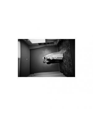 荒木経惟がIMAで個展『センチメンタルな旅』を開催。初公開のコンタクトシート全18枚も披露