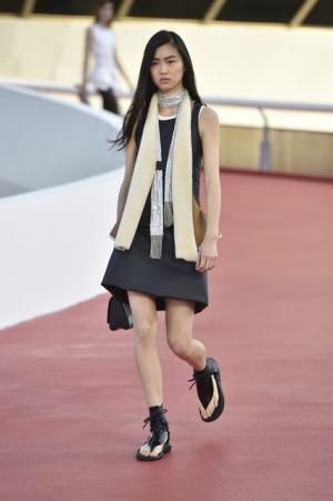 【ルック】ルイ・ヴィトン 2017クルーズ・コレクション、舞台はリオデジャネイロ