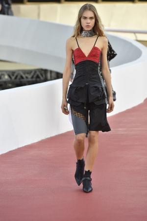 【ルック】ルイ・ヴィトン 2017クルーズ・コレクション、舞台はリオデジャネイロ