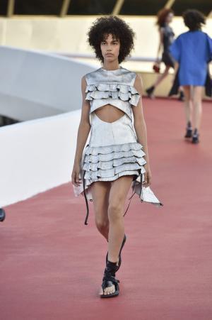 【ルック】ルイ・ヴィトン 2017クルーズ・コレクション、舞台はリオデジャネイロ