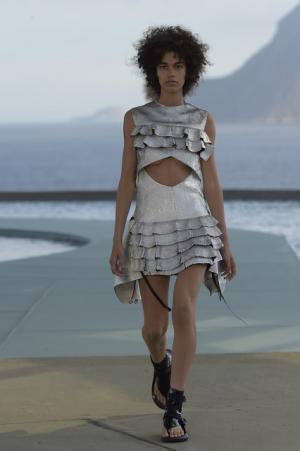 【ルック】ルイ・ヴィトン 2017クルーズ・コレクション、舞台はリオデジャネイロ