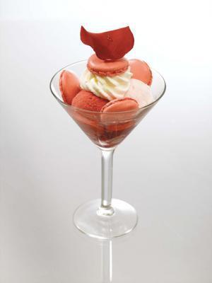 ピエール・エルメ・パリ、ローズ風味のライチソルベなどホテルニューオータニ東京で味わう夏の限定スイーツ