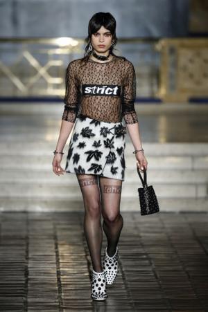 アレキサンダー ワン、17SSコレクションショーよりリゾートコレクションもミックス！発売までの時間を短縮