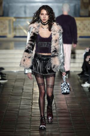 アレキサンダー ワン、17SSコレクションショーよりリゾートコレクションもミックス！発売までの時間を短縮