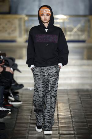 アレキサンダー ワン、17SSコレクションショーよりリゾートコレクションもミックス！発売までの時間を短縮