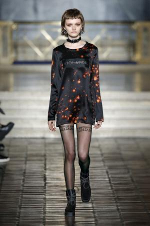 アレキサンダー ワン、17SSコレクションショーよりリゾートコレクションもミックス！発売までの時間を短縮