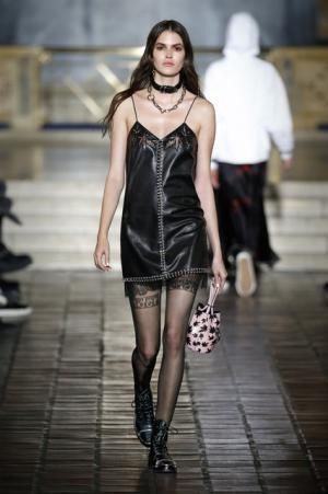 アレキサンダー ワン、17SSコレクションショーよりリゾートコレクションもミックス！発売までの時間を短縮