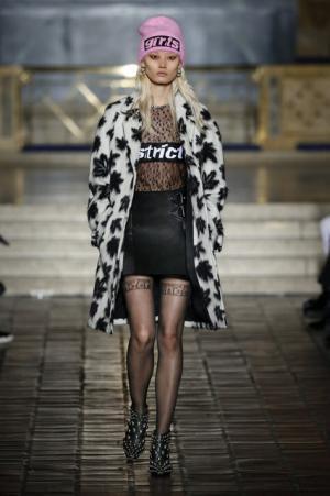 アレキサンダー ワン、17SSコレクションショーよりリゾートコレクションもミックス！発売までの時間を短縮