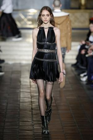 アレキサンダー ワン、17SSコレクションショーよりリゾートコレクションもミックス！発売までの時間を短縮