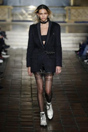 アレキサンダー ワン、17SSコレクションショーよりリゾートコレクションもミックス！発売までの時間を短縮