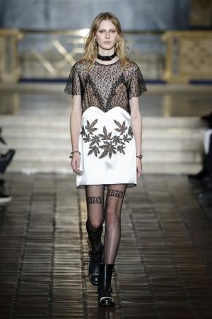 アレキサンダー ワン、17SSコレクションショーよりリゾートコレクションもミックス！発売までの時間を短縮