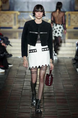 アレキサンダー ワン、17SSコレクションショーよりリゾートコレクションもミックス！発売までの時間を短縮