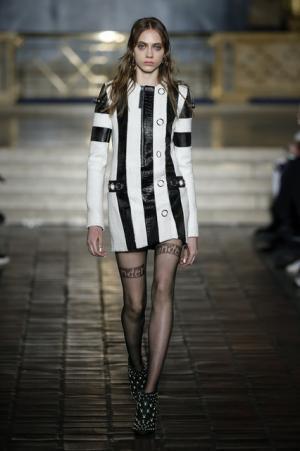 アレキサンダー ワン、17SSコレクションショーよりリゾートコレクションもミックス！発売までの時間を短縮