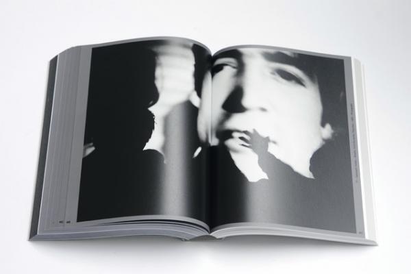 中平卓馬、森山大道ら写真家たちによる“挑発的資料”。版元はSteidl社【NADiffオススメBOOK】