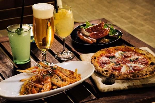 “幻のビーチ”が代々木VILLAGEに復活。砂浜のビアテラスで夏を満喫