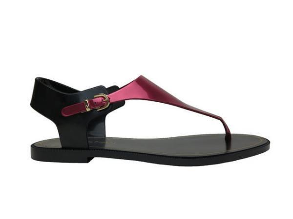 セルジオ ロッシからフラットサンダル2型が登場、メタリックのポイント使いがキー