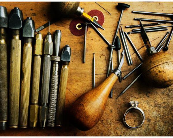 ティファニーのエンゲージリング「ティファニー セッティング」誕生130周年。時代を越え愛され続ける秘密...