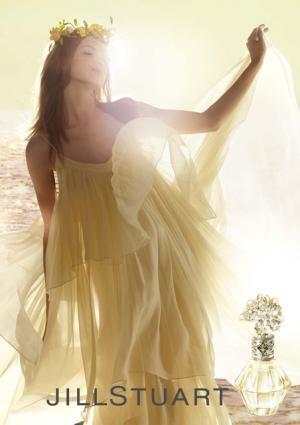 ジルスチュアートの新作フレグランス、黄金にきらめくサンセットの光を花々の香りで表現