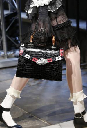 グッチ、史上初ロンドンの世界遺産ウェストミンスター寺院を舞台にショー【17年クルーズ】