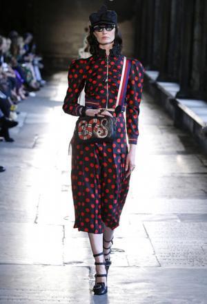 グッチ、史上初ロンドンの世界遺産ウェストミンスター寺院を舞台にショー【17年クルーズ】