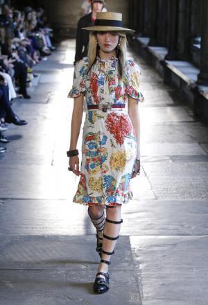 グッチ、史上初ロンドンの世界遺産ウェストミンスター寺院を舞台にショー【17年クルーズ】