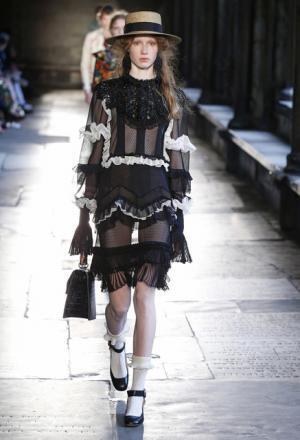 グッチ、史上初ロンドンの世界遺産ウェストミンスター寺院を舞台にショー【17年クルーズ】