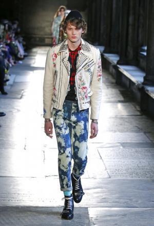 グッチ、史上初ロンドンの世界遺産ウェストミンスター寺院を舞台にショー【17年クルーズ】