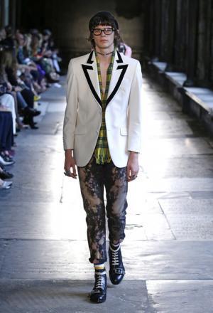 グッチ、史上初ロンドンの世界遺産ウェストミンスター寺院を舞台にショー【17年クルーズ】