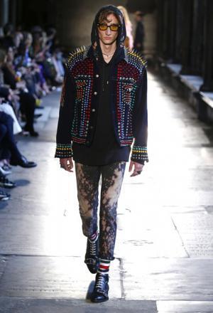 グッチ、史上初ロンドンの世界遺産ウェストミンスター寺院を舞台にショー【17年クルーズ】