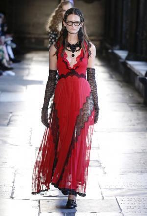 グッチ、史上初ロンドンの世界遺産ウェストミンスター寺院を舞台にショー【17年クルーズ】