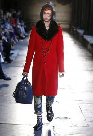 グッチ、史上初ロンドンの世界遺産ウェストミンスター寺院を舞台にショー【17年クルーズ】