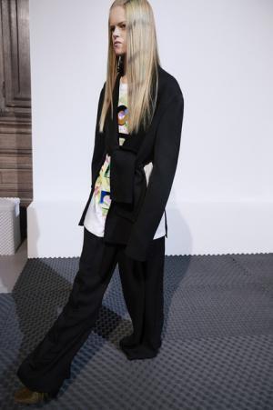 アクネ ストゥディオズ着想源はアメリカのロックバンド、グレイトフル・デッドとそのファン【17年リゾート】