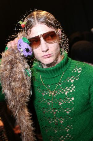 RYOTA MURAKAMIによるファッションデザイナー兼“おかん”=村上千明の絵画展