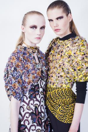 ディオール、メゾンのアーカイブと英国文化をミックス。時代への好奇心が奇抜なスパイスに【17年クルーズ】