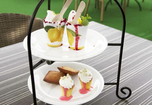 新宿伊勢丹の屋上ビアガーデン、夏の夜風にあたりながらバカンス気分でピザやステーキを堪能！