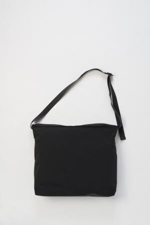 all purpose shoulder bag black／Hender Scheme