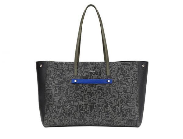 父の日ギフトに迷ったら。フルラがエレクトロニック柄バッグを日本限定発売、隠れたハートや星柄を探せ！