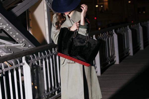 クリスチャン ルブタンを象徴する“レッドソール”がバッグにも。新作マルチトート「CABATA」発売