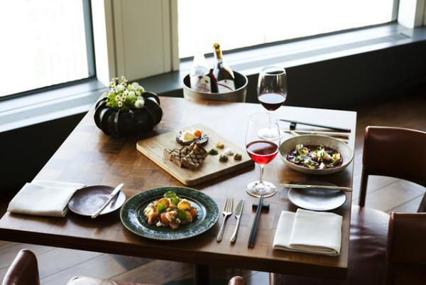 虎ノ門で“贅沢”夏の納涼バーベキュー。アンダーズ 東京の夏季限定グリルメニューほか