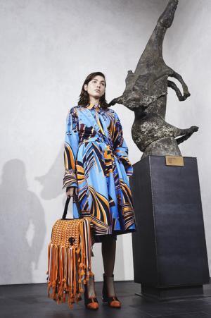 エミリオ・プッチ的アスレジャースタイル。都会的スピード感と至極のリゾートムードを纏う【17年リゾート】