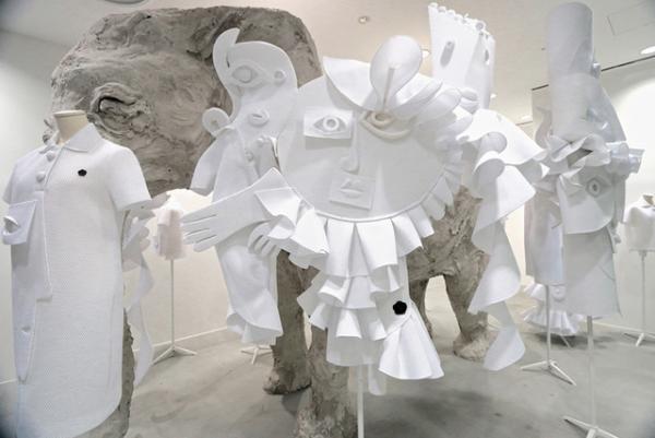 世界初、ヴィクター＆ロルフのオートクチュールコレクションをDSMGで展示販売中