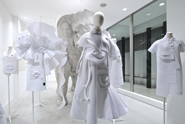 世界初、ヴィクター＆ロルフのオートクチュールコレクションをDSMGで展示販売中