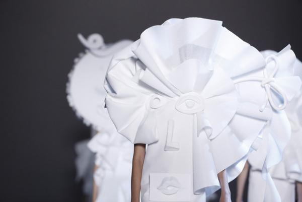 世界初、ヴィクター＆ロルフのオートクチュールコレクションをDSMGで展示販売中