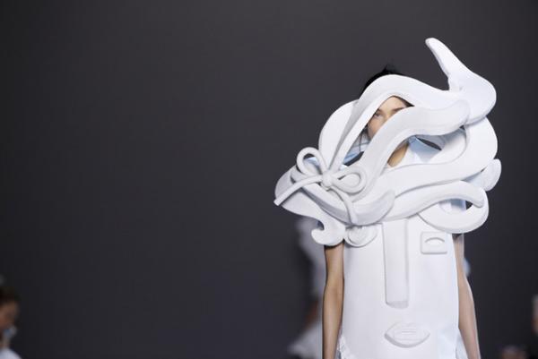 世界初、ヴィクター＆ロルフのオートクチュールコレクションをDSMGで展示販売中