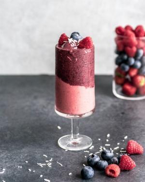 食から美しくなる！完全無添加、2層仕立てのWスムージーがELLE cafeの夏季限定メニューに登場