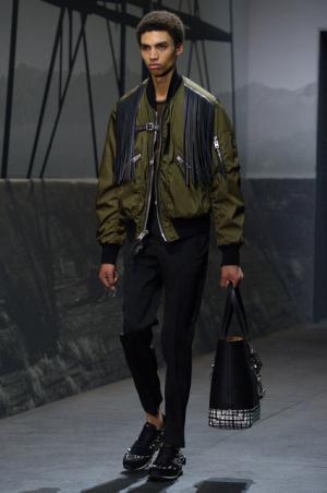 ギャングやSF、B級映画をソースに提案するコーチ 1941の“典型的アメリカ男子スタイル”【17年メンズスプリング】