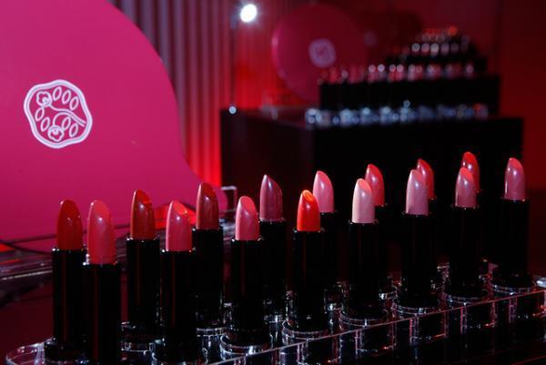資生堂が“赤”を極めた16色の新ルージュ発売、さて自分に似合う色は？銀座と原宿のイベントで見つけよう！